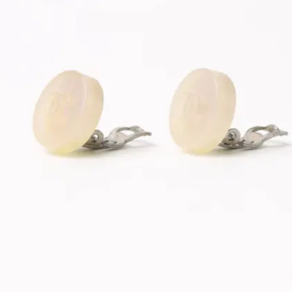 CHANEL White and Pink Iridescent CC Logo Clip Earrings - Picture 7 of 9